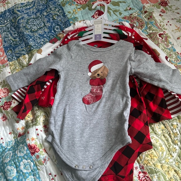 Lot of 5 infant girls 9-12 months Hudson Baby body suits
4 new 1 used - Picture 1 of 6